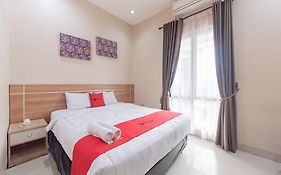 RedDoorz Premium @ Griya Inkoppabri Cisarua Puncak